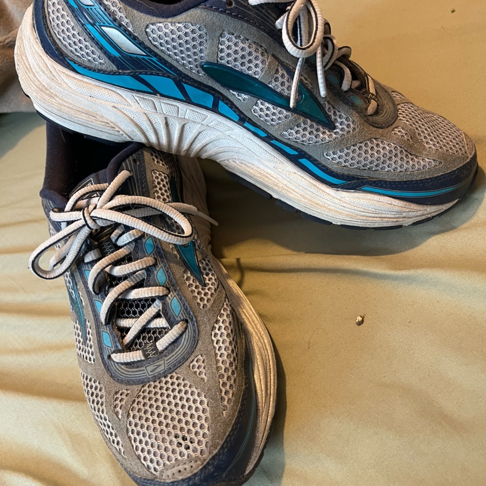Brooks DYAD Lightweight Running Walking Shoes size 8.5